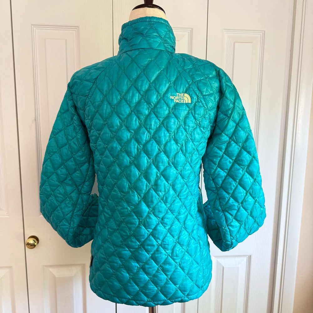 The north face thermoball jacket size XS - Picture 2 of 13